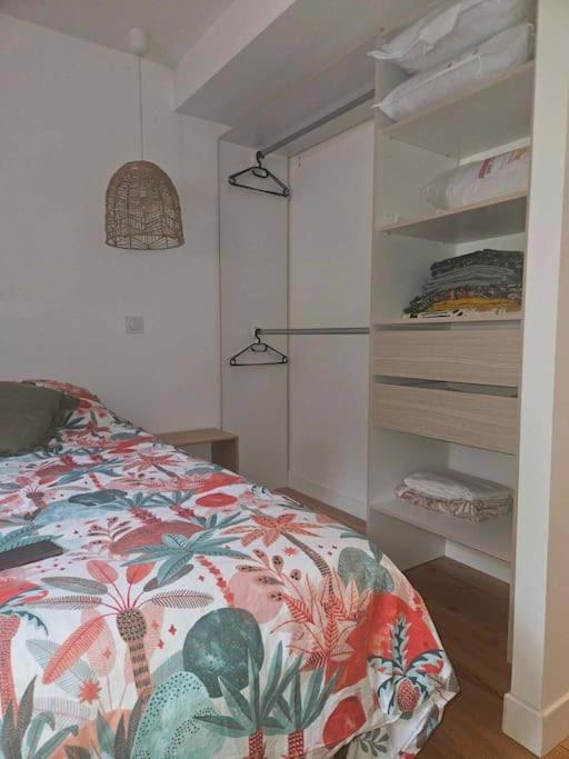 "La Tour", Logement Cosy, Au Calme Vertrieu エクステリア 写真